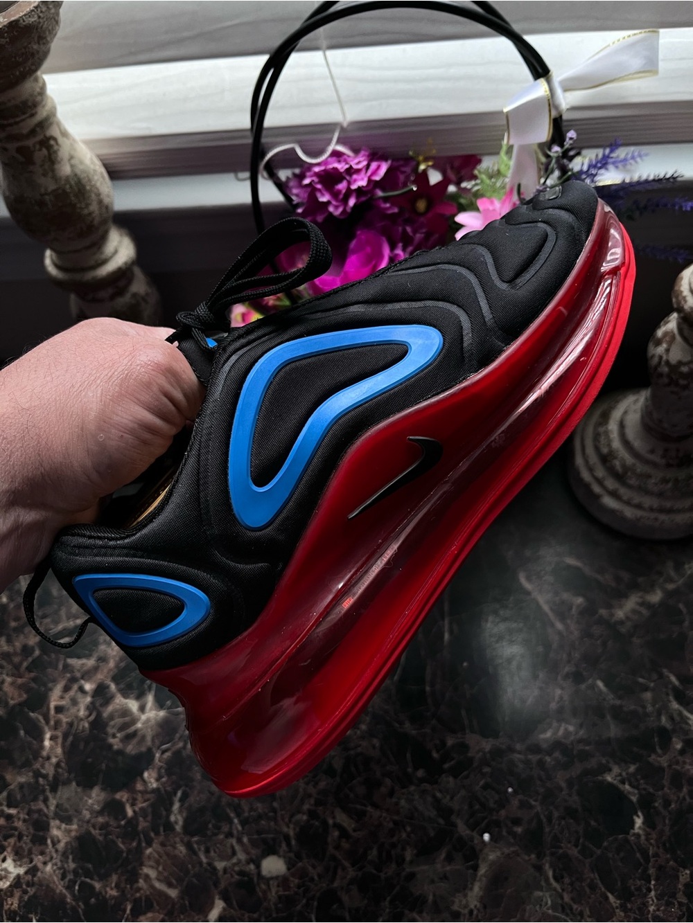 Nike AirMax 720
Streetwear/Lifestyle
Athletic Shoes
Size 4 Youth/5.5 Women - Picture 9 of 16